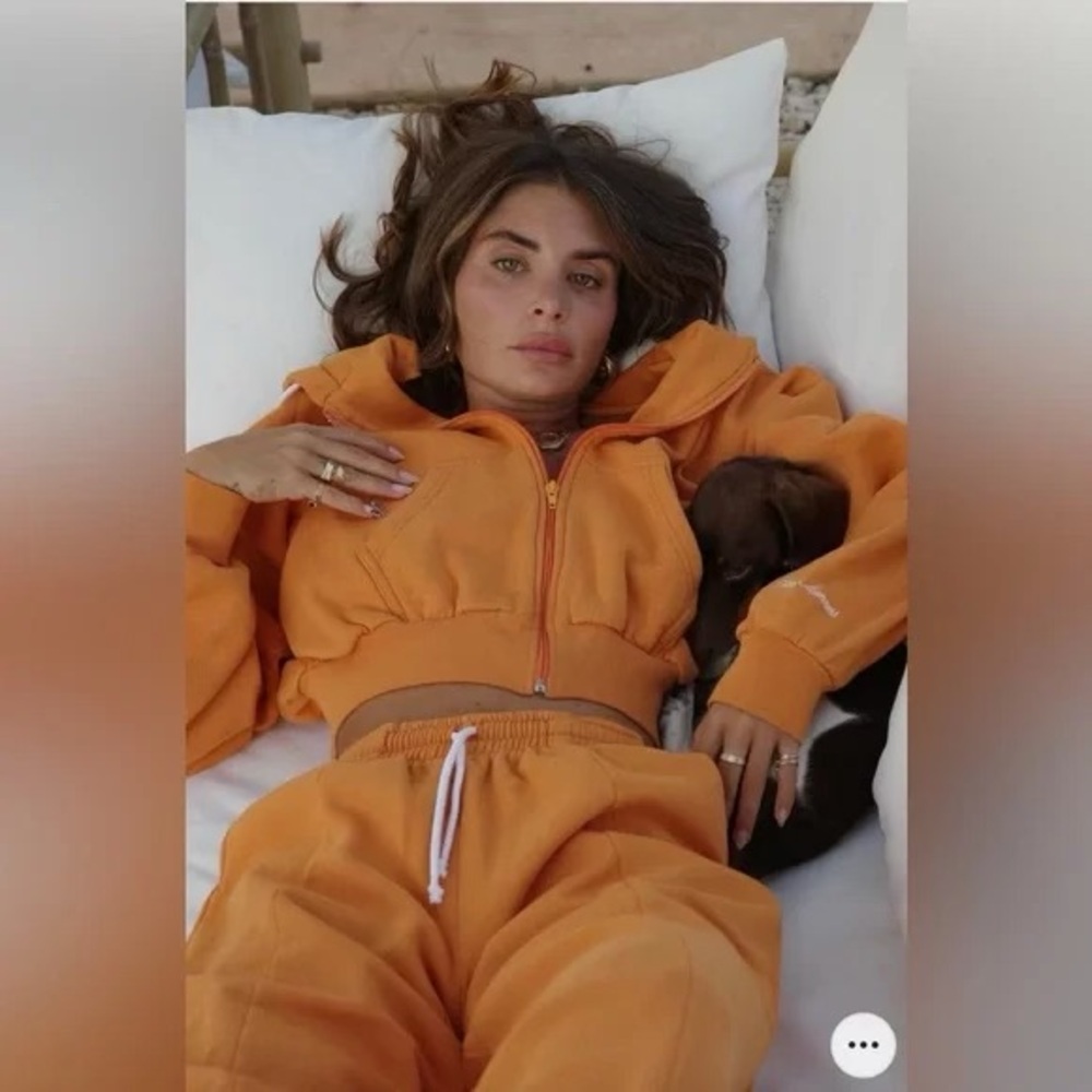 Heavy Manners sweat set in pumpkin